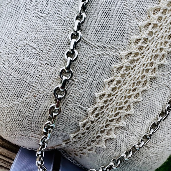 Rare and Retired Tiffany & Co Donut Link Necklace/Chain in Silver, 16" - Picture 4 of 6